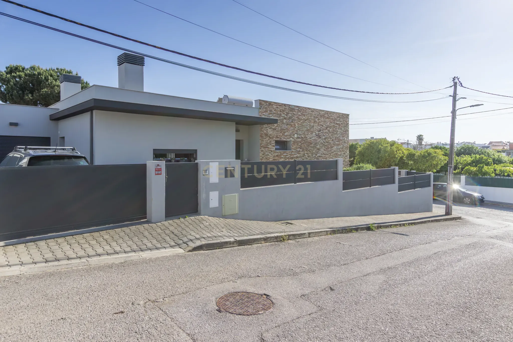 Fernão Ferro - Moradia Isolada de Quatro Assoalhadas com Piscina em Fernão Ferro   - Image 34