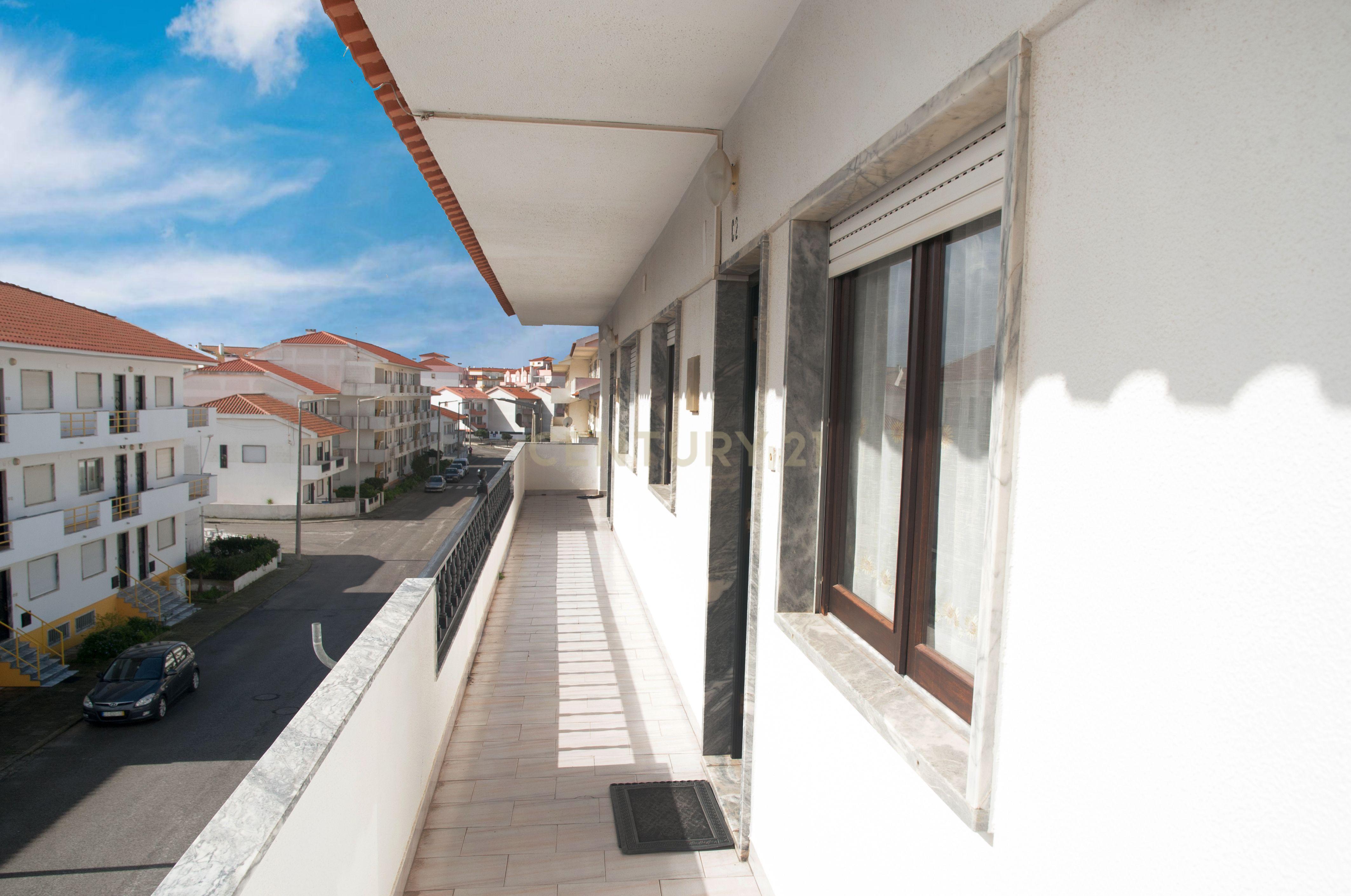 Apartamento T3 em Peniche, Atouguia da Baleia, perto da praia e com boa exposição solar - Image 19