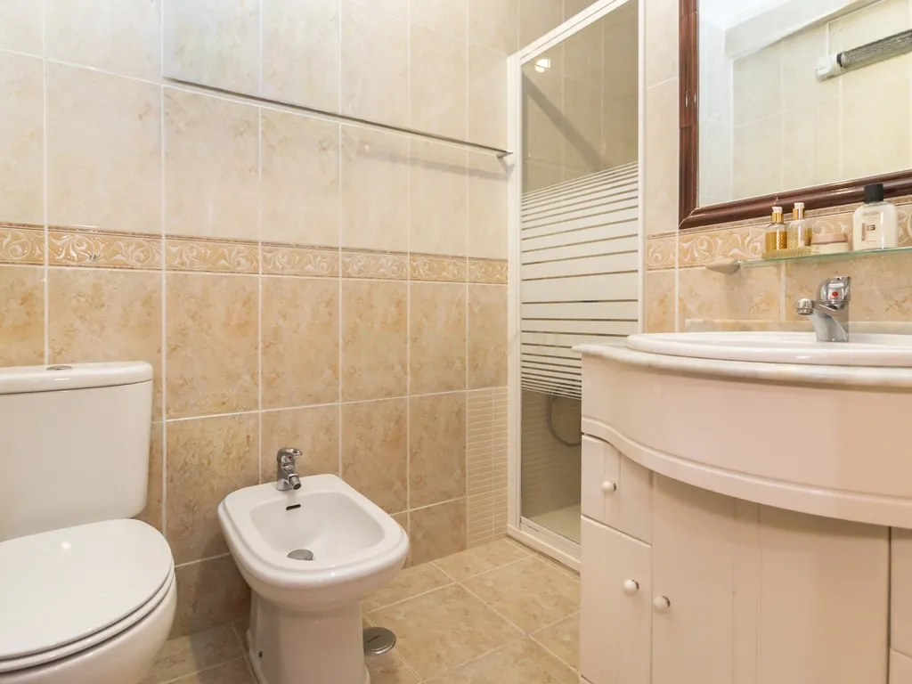 Moradia em Banda de 5 assoalhadas na Banática - Image 17