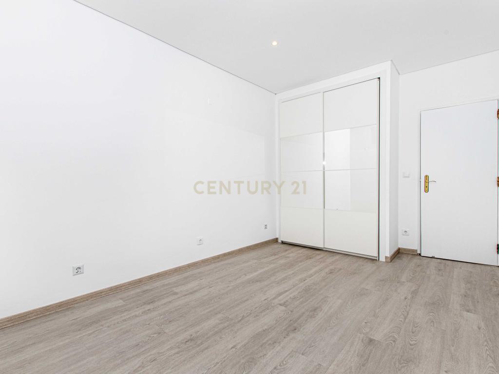 Apartamento T2 Alhandra - Image 12
