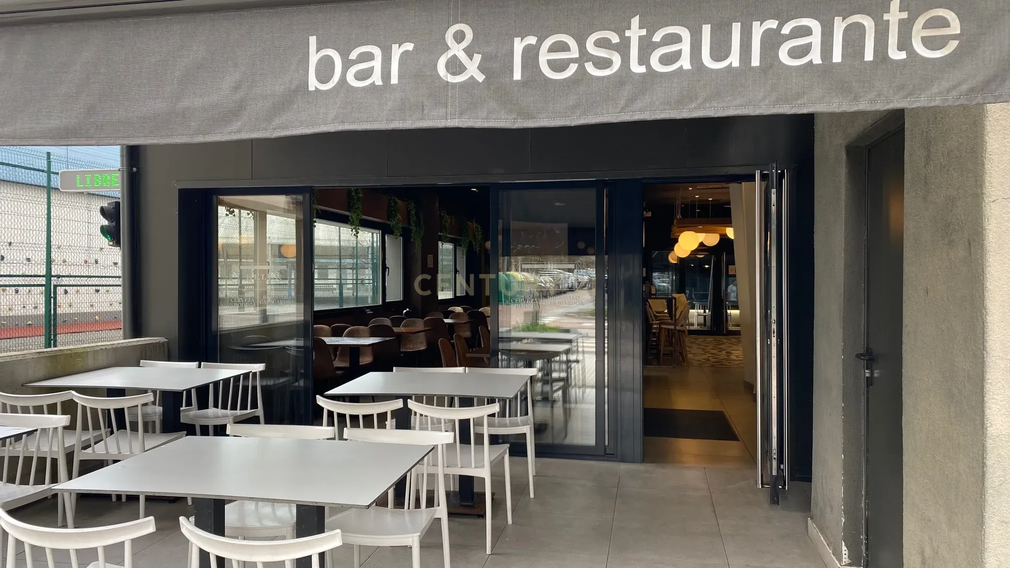 Bar em Gipuzkoa: Localização Privilegiada e Grande Potencial - Image 2
