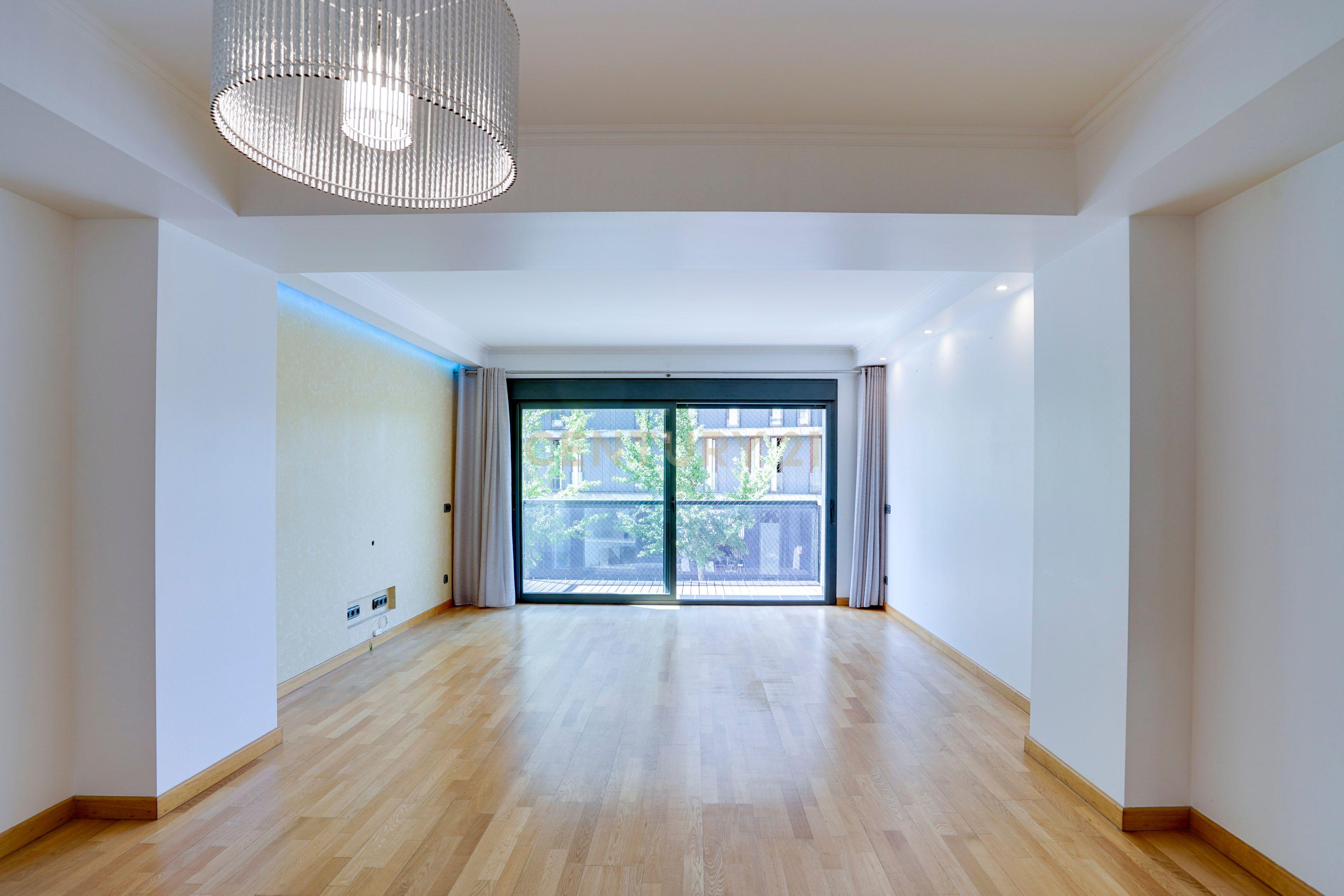 Fotografia 4 de Apartamento T3+1 com 2 Suites, Varanda e 2 Lugares de Garagem no Parque das Nações, Lisboa