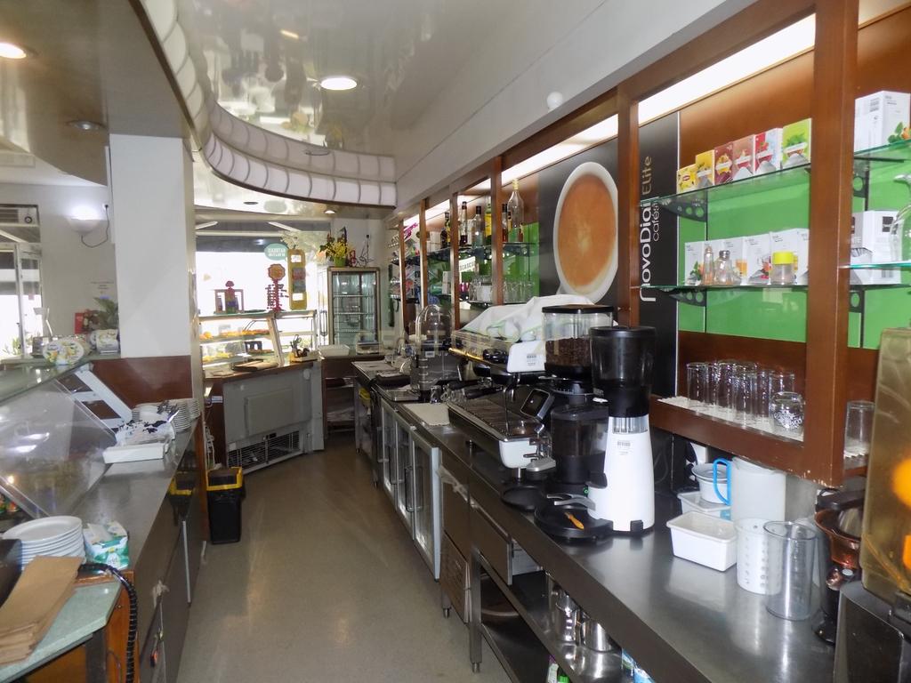 Pastelaria na zona histórica de Torres Vedras - Image 10