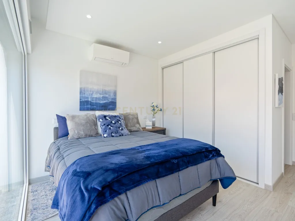 Moradia T3 + 1 Moderna com Piscina e Acabamentos de Luxo – Algoz - Image 23