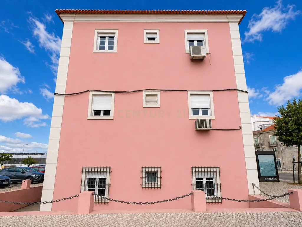 Espaço comercial para arrendamento privilegiado para empresas / escritórios no centro da cidade de Setúbal - Image 2