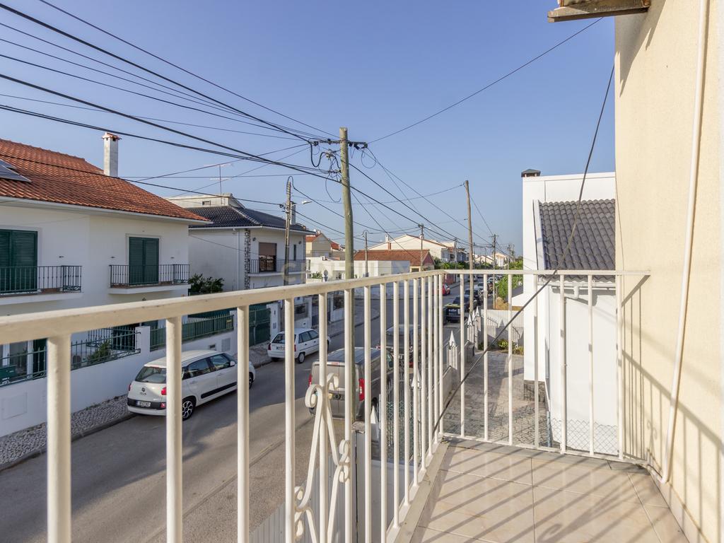 Quinta do Conde - Moradia Geminada de 4 + 1 assoalhadas em excelente estado de conservação - Image 14