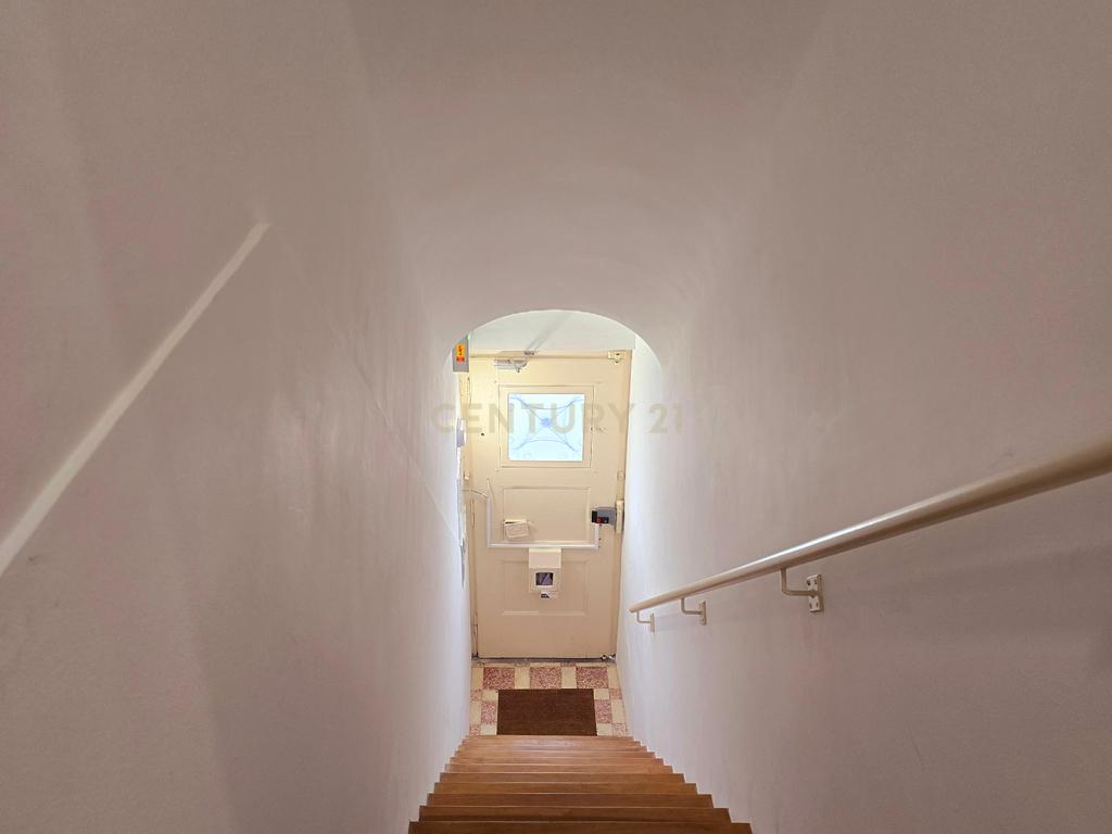 Moradia T6 Duplex no Centro Histórico de Évora – Ideal para Alojamento Local ou Arrendamento Estudantil - Image 2