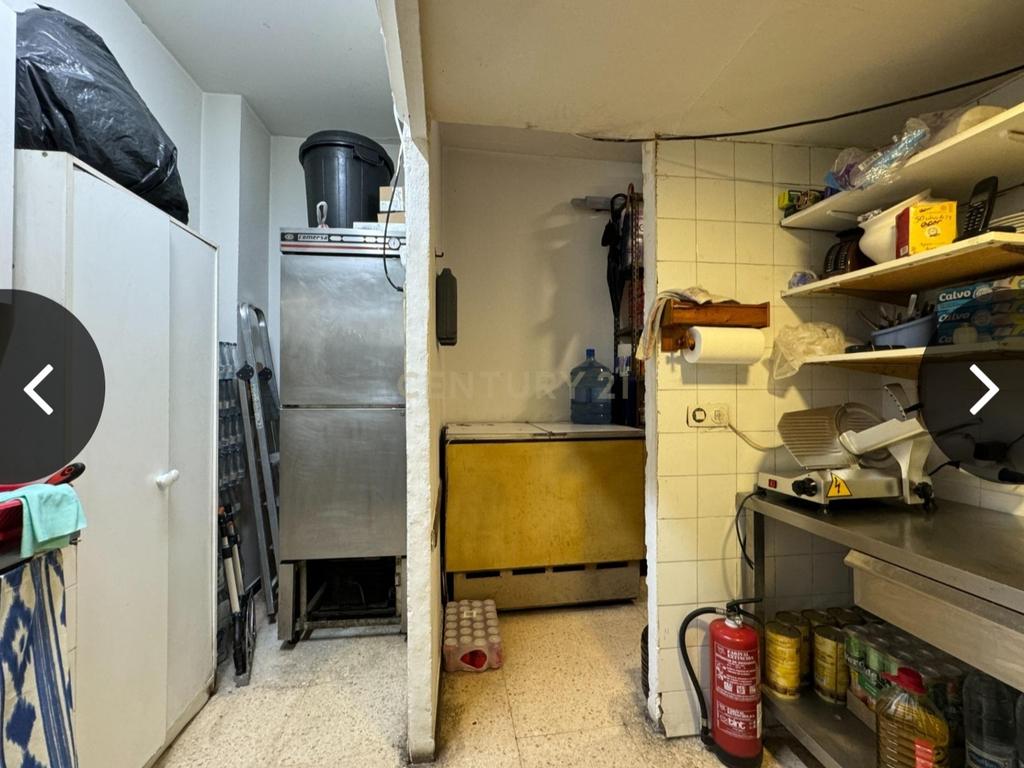 Vende-se espaço comercial na Rua Francesc Martí i Mora, 63 - Image 14