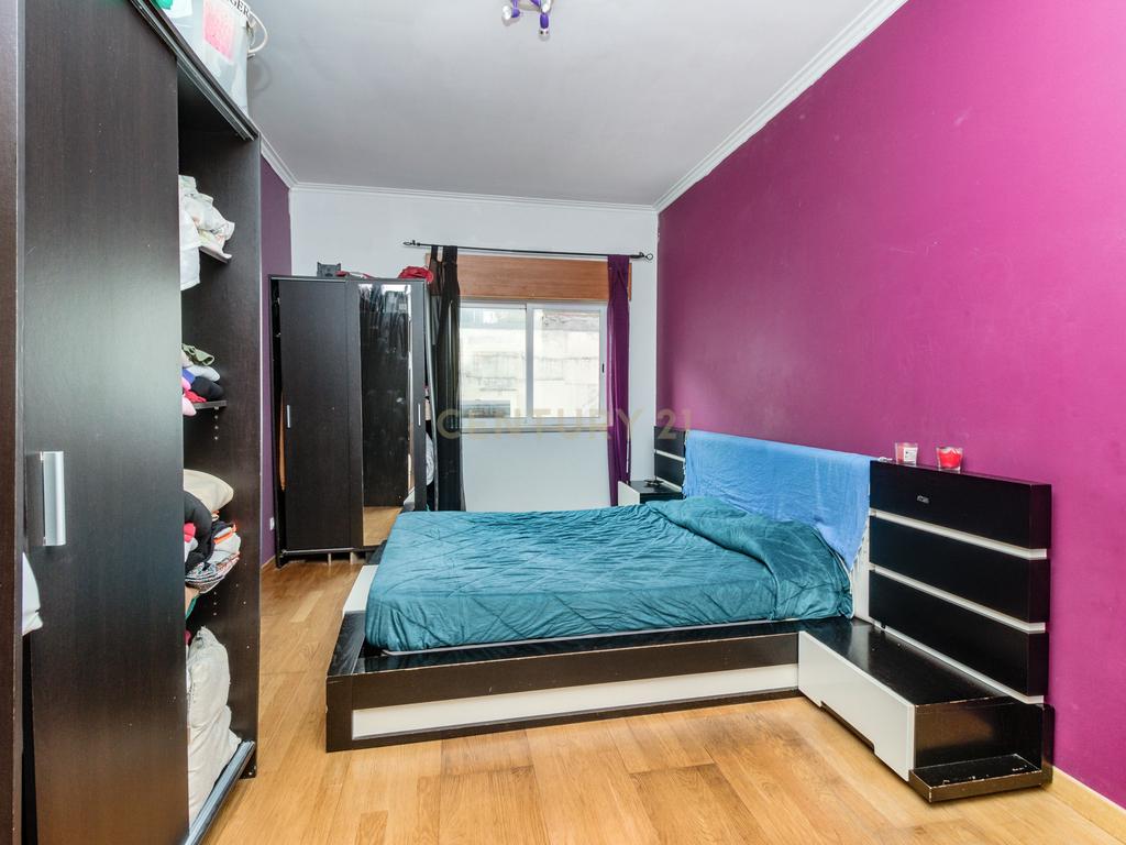 Apartamento T3 com Terraço e Acessibilidade em Amadora - Image 23