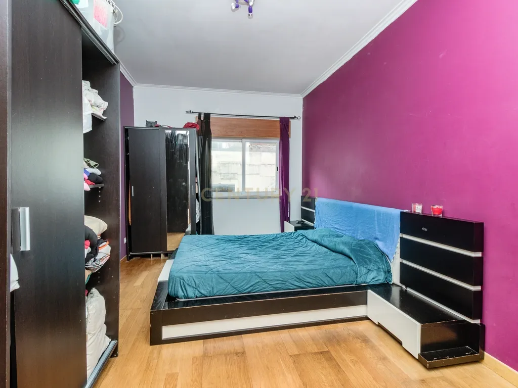 Apartamento T3 com Terraço e Acessibilidade em Amadora - Image 23