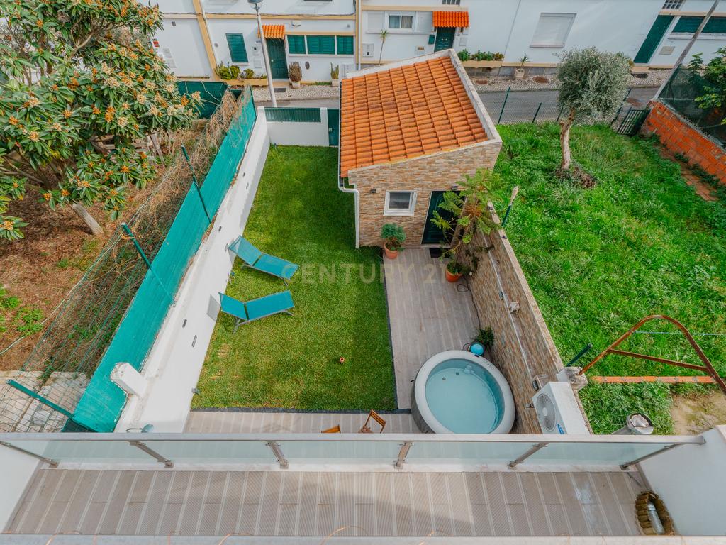 Moradia T4+1 com garagem no Bairro da Petrogal - Bobadela - Image 30