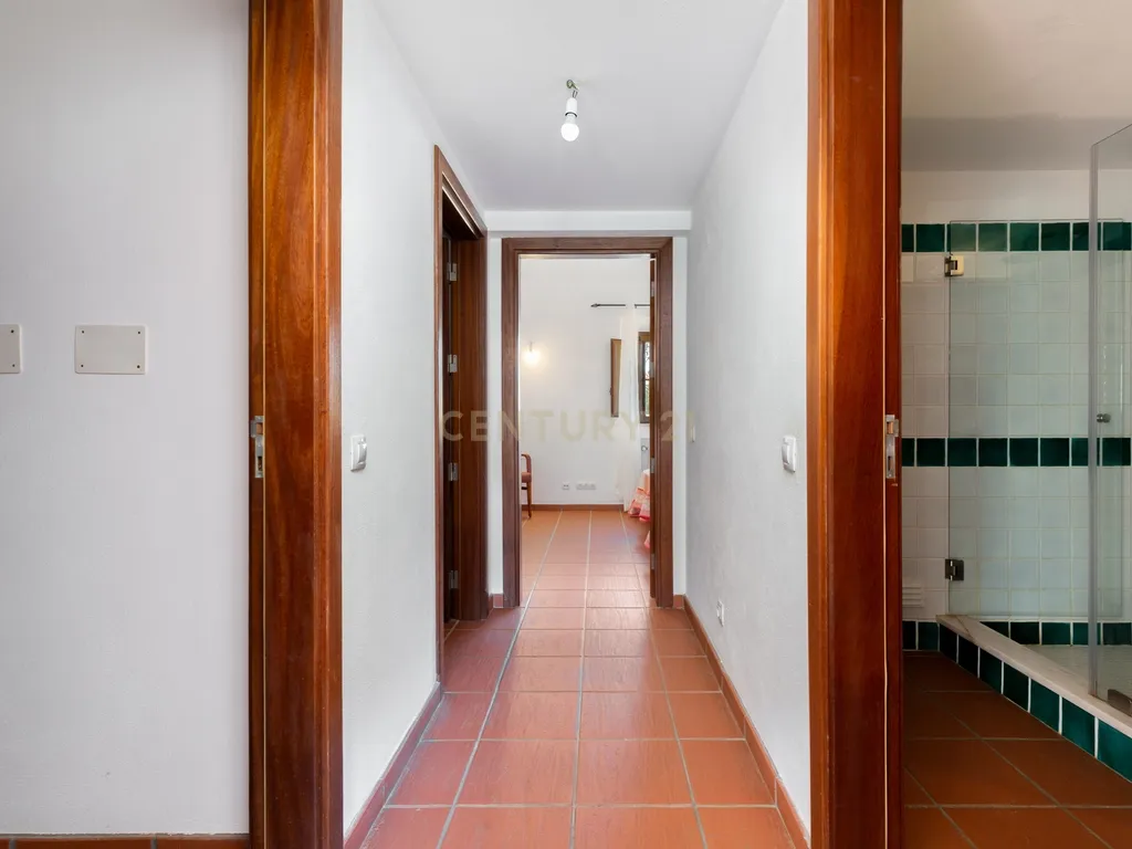 Moradia geminada T2 com terraço e jardim - Image 13