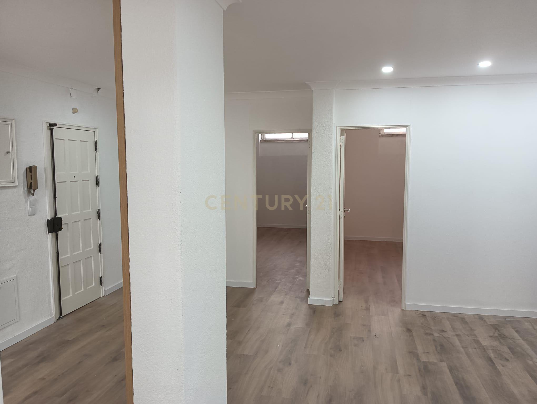 Apartamento para Investimento Metro de Alfornelos - Image 24