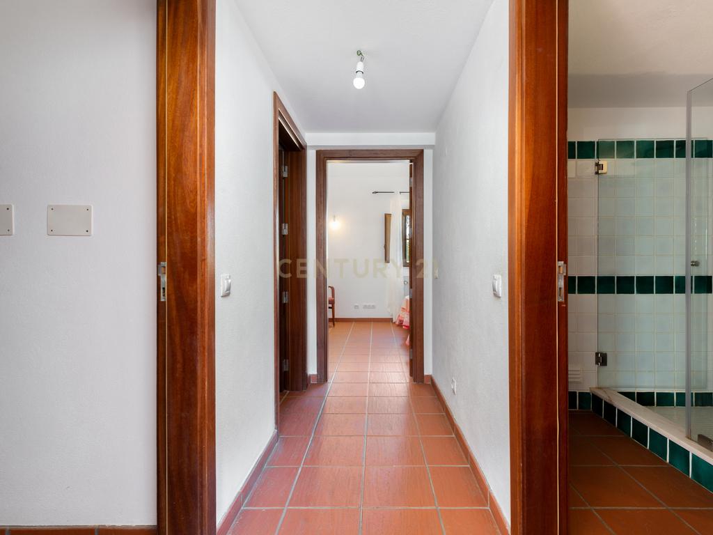 Moradia T2, em banda com terraço e jardim - Image 10
