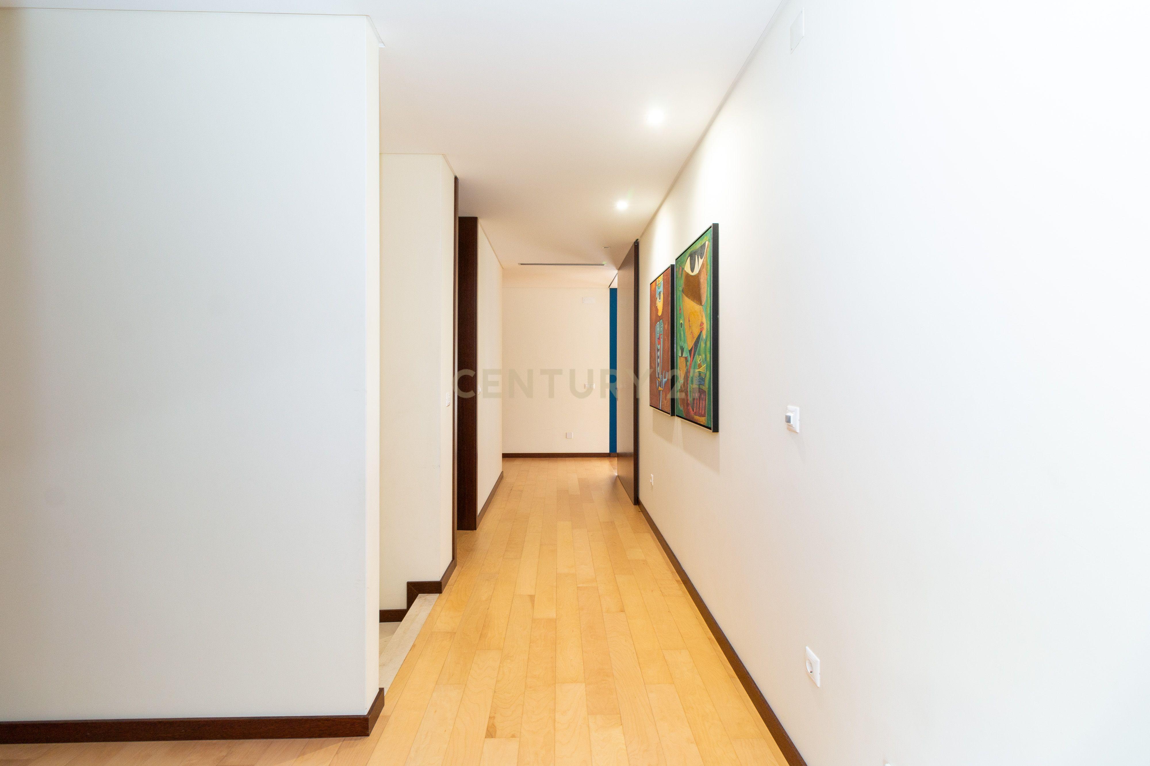 Excelente Moradia T5 terrea - Image 16