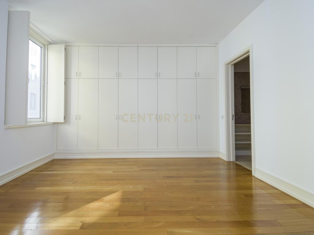 Apartamento T2 de Charme para Arrendamento na Avenida da Liberdade - Image 13