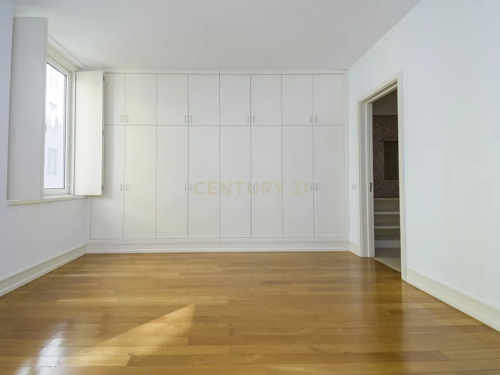 Apartamento T2 de Charme para Arrendamento na Avenida da Liberdade - Image 13