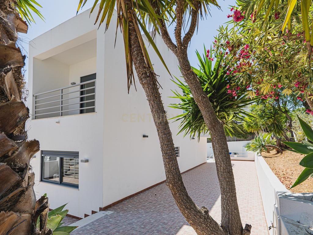 Moradia com 3 Quartos com Piscina - Urbanização Quinta do Rogel - Alcantarilha - Algarve - Image 38