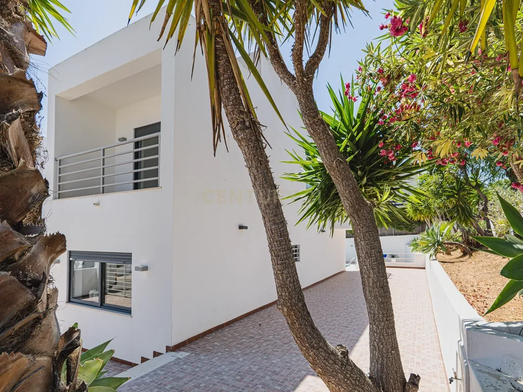 Moradia com 3 Quartos com Piscina - Urbanização Quinta do Rogel - Alcantarilha - Algarve - Image 38