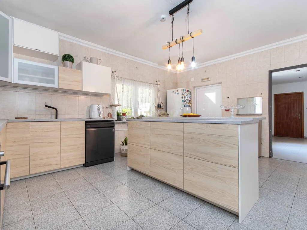 Moradia Exclusiva para Investimento em Quinta do Anjo, Palmela - Image 49