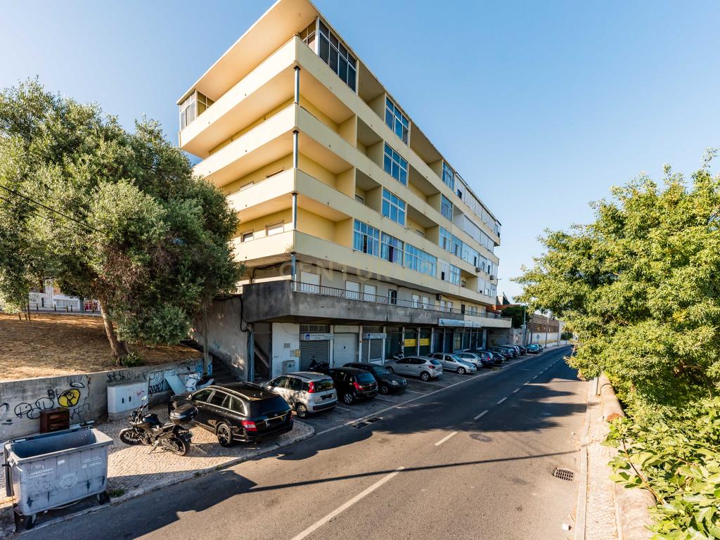 T3 Renovado na Póvoa de Santa Iria - Image 12