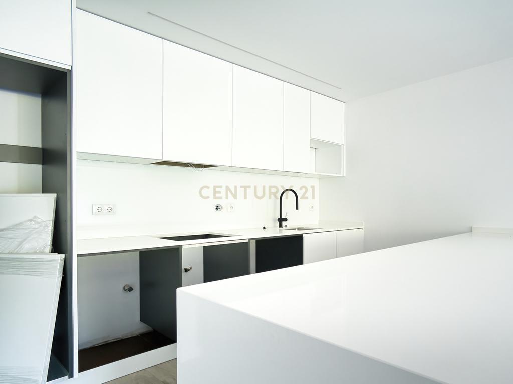 Lindíssimo Apartamento Novo T2 a dois passos da praia - Image 14