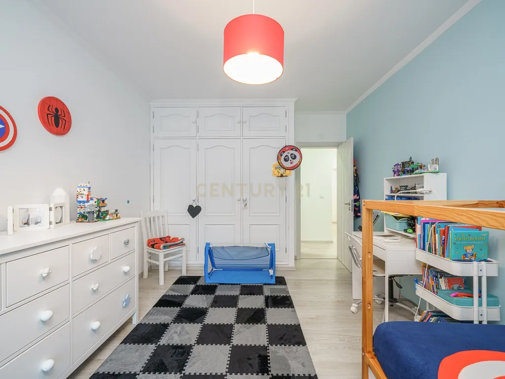 Apartamento T4 renovado | 175 m² | 3 varandas | Bairro do Liceu, Setúbal - Image 21