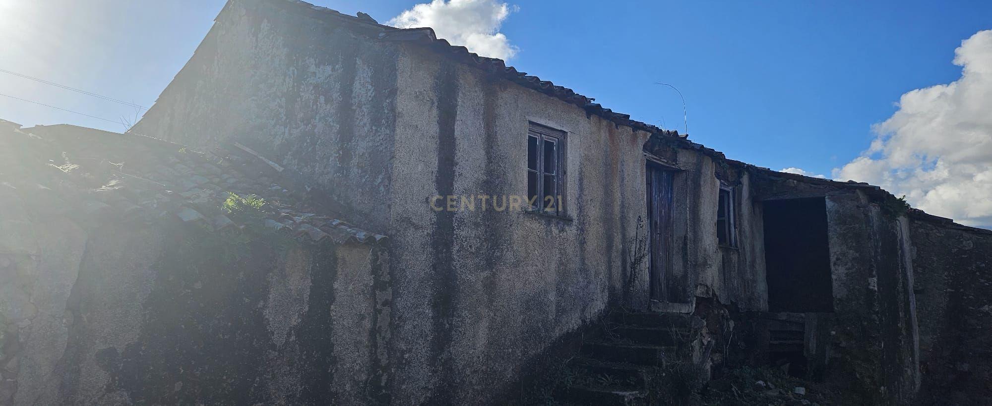 Fotografia 5 de Casa em ruína para reconstrução- Oportunidade única!