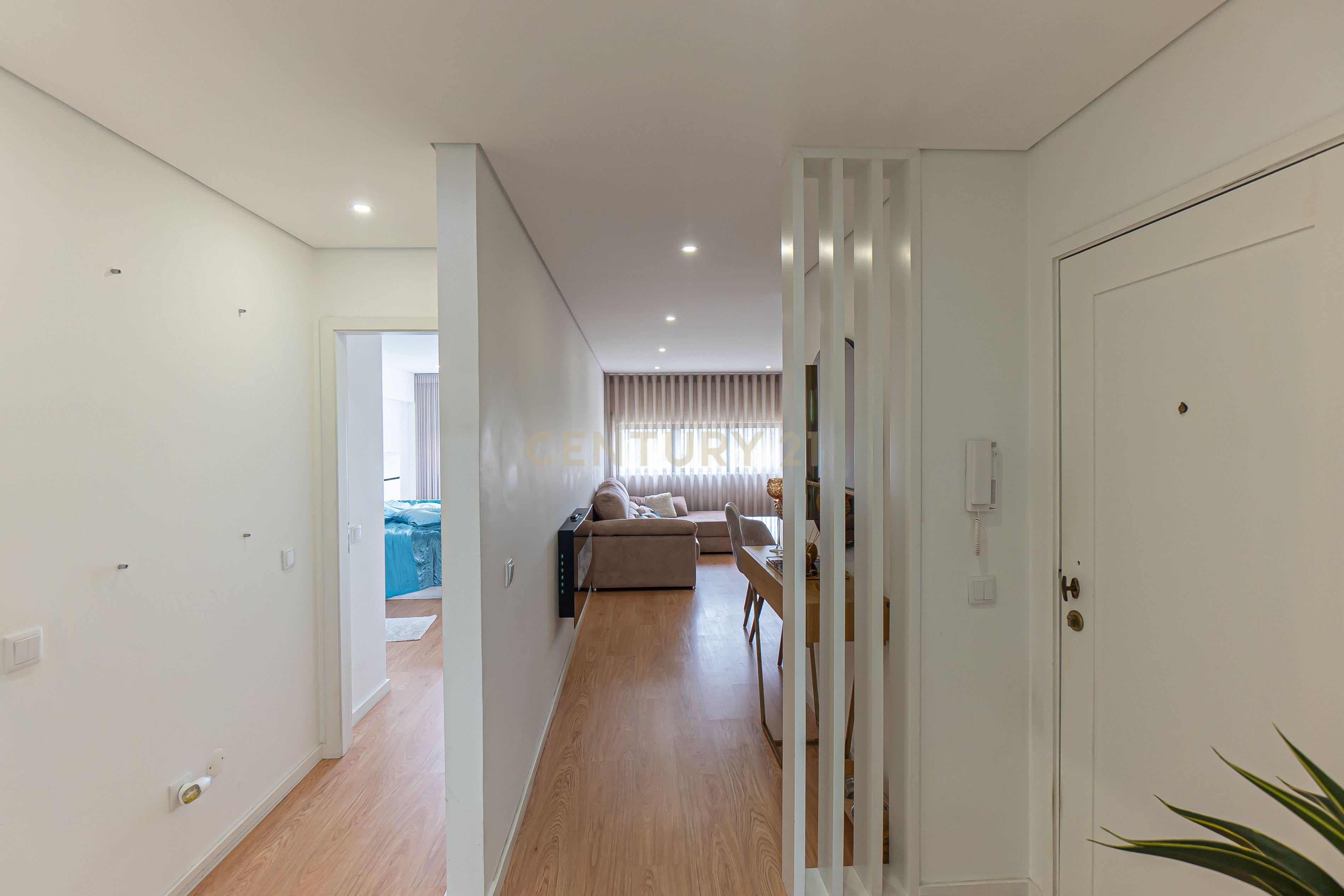 Fotografia 4 de T2 Remodelado e  Mobilado em Perafita, Matosinhos com Vista Panorâmica