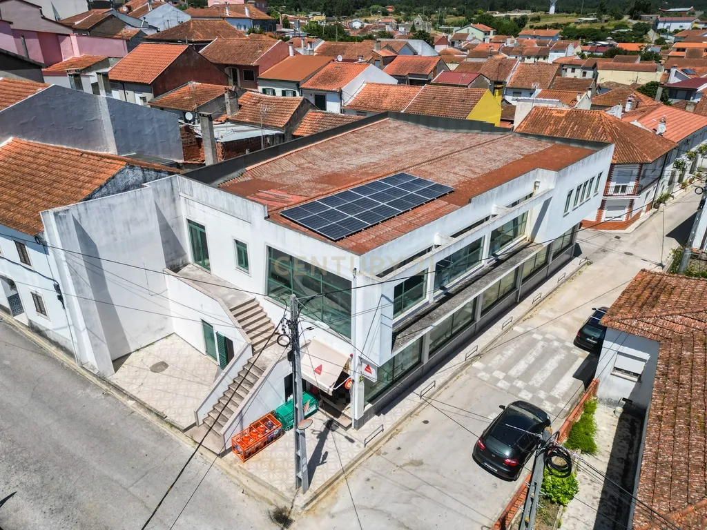 Investimento com Duplo Potencial: Comércio + Habitação em Soure - Image 20