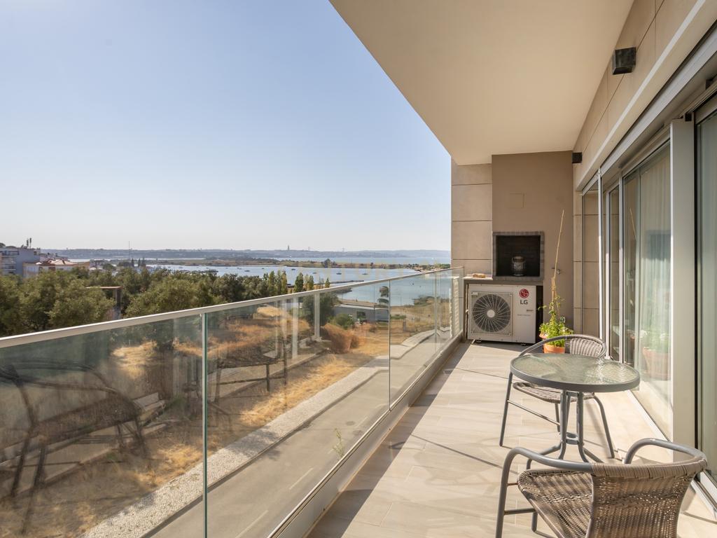 Apartamento T3 Condomínio de Luxo - Qta. Trindade, Seixal - Image 12