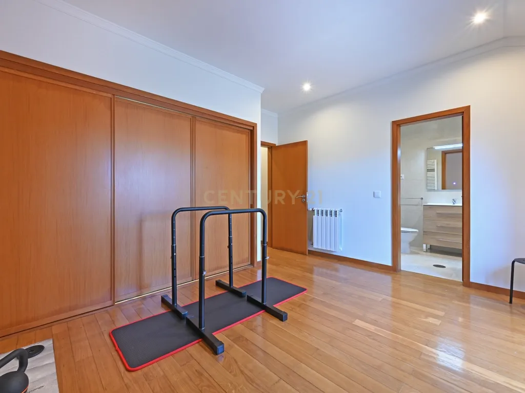 Apartamento Duplex T2+2 com 2 Suites e Terraço privativo em Canidelo - Image 22