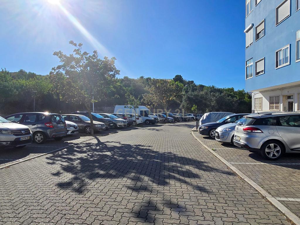 Apartamento T1 com excelente localização no Alto de Algés - Image 15