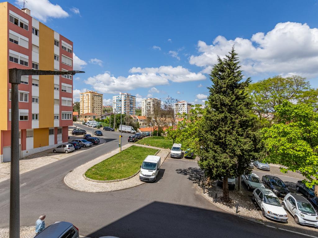 Apartamento T2 na Urbanização Codivel - Odivelas - Image 27