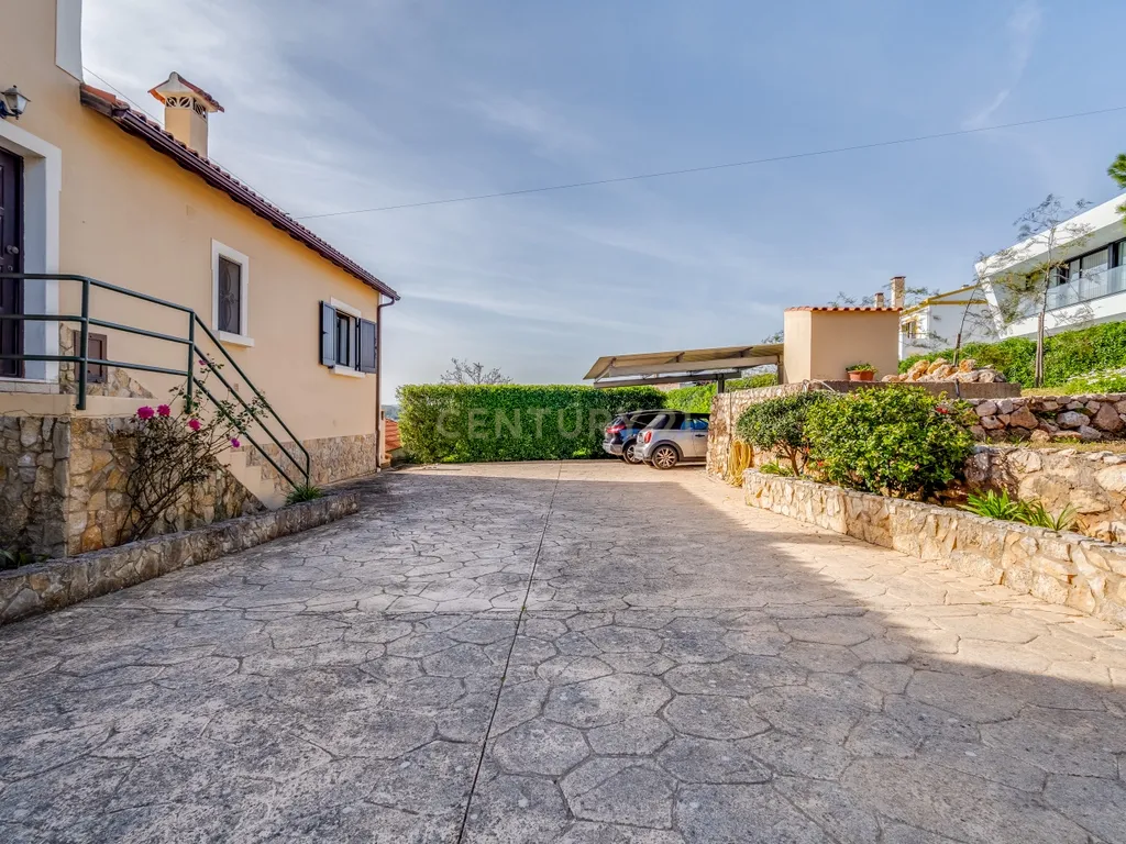 ESPETACULAR MORADIA COM PISCINA, GARAGEM, JARDIM E TERRENO - Image 10