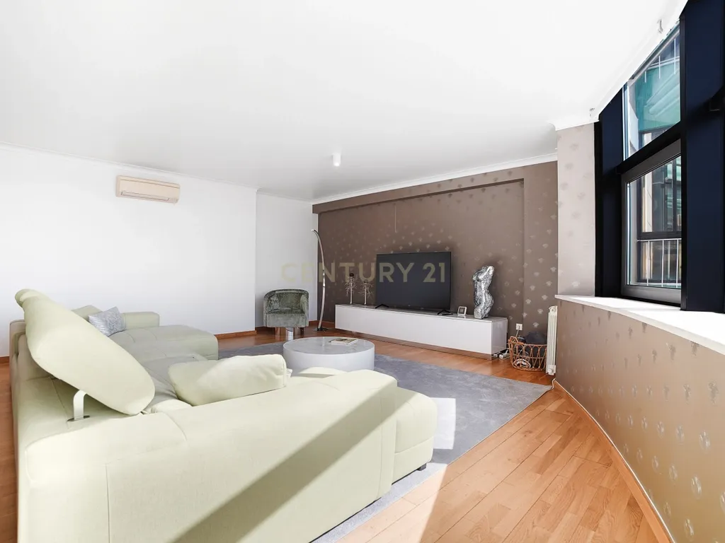 Apartamento T5 Duplex de Luxo para Arrendamento – Avenida do Brasil, Lisboa - Image 32