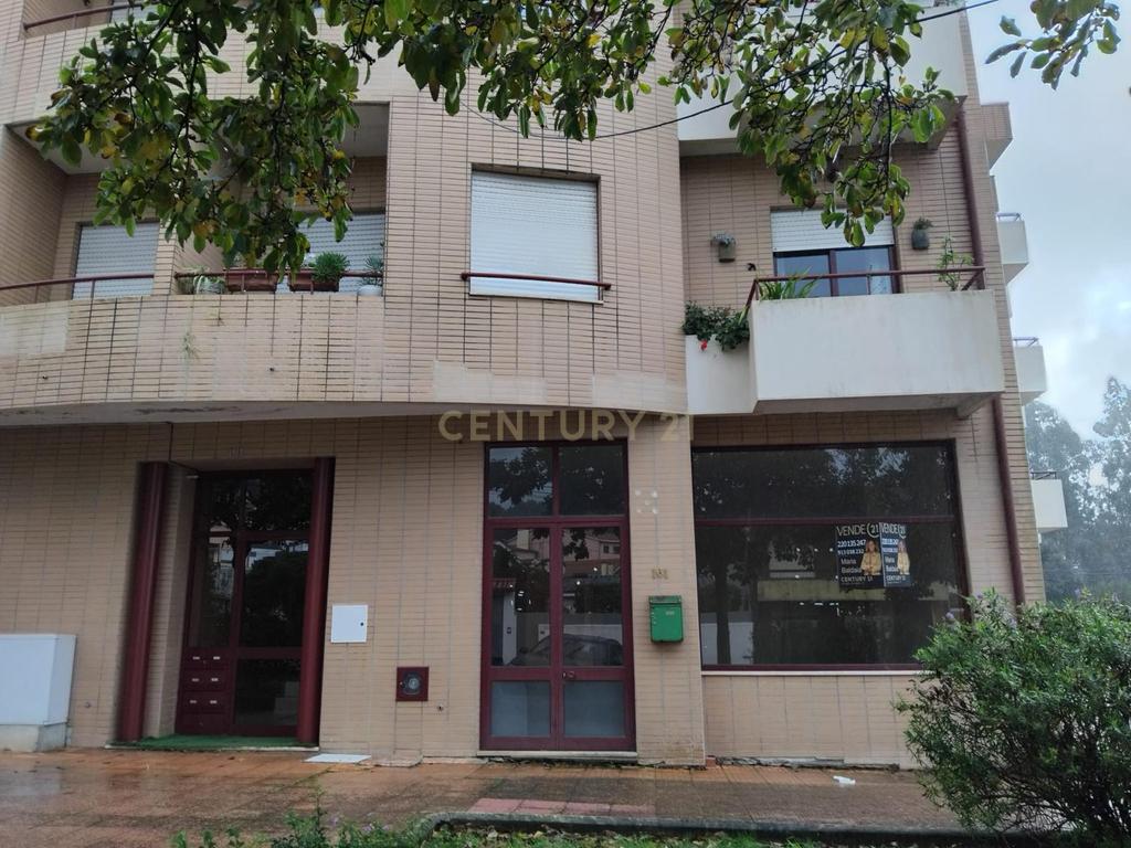 Loja em São Pedro Fins, Maia - Oportunidade Única! 85M2 3 lugares de garagem -possibilidade transformar para habitação. - Image 9