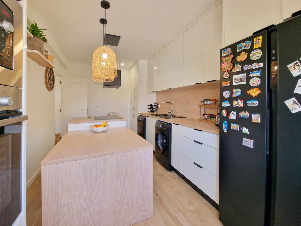 Excelente apartamento de 4 assoalhadas RENOVADO recentemente, com amplitude de todas as suas divisões - 113m2. - Image 8