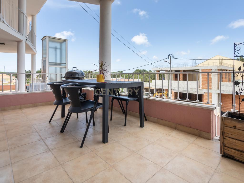 Moradia T5 em Foros de Amora - Image 19