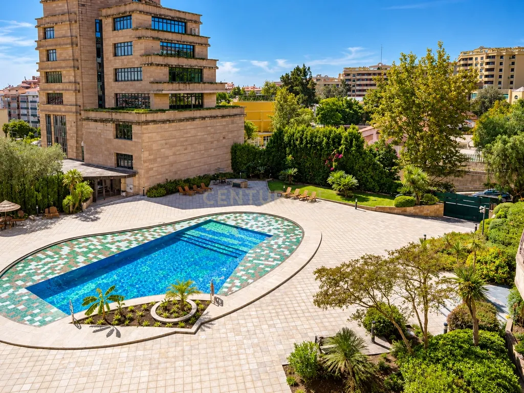 T4 com Piscina | Condomínio Privado PRATAGI | Segurança 24H | Alverca - Image 6