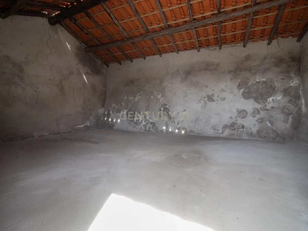 Moradia para reabilitação total, situada em Casal do Redinho, Alfarelos, Soure - Image 8