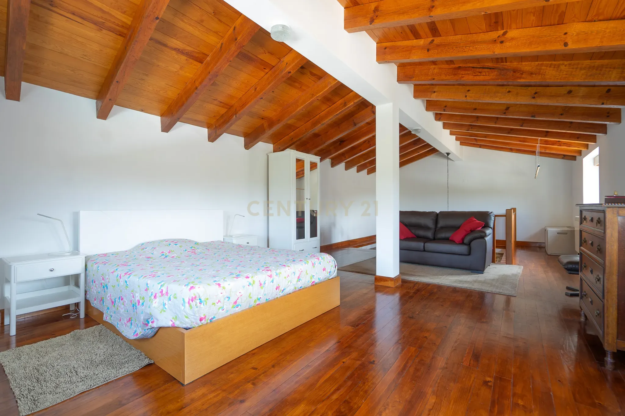 Moradia T3 + 1 em muito bom estado com pátio,piscina, terraço, churrasco coberto,anexo,garagem,poço e terreno numa localização sossegada a 10 min. de Lousã - Image 58