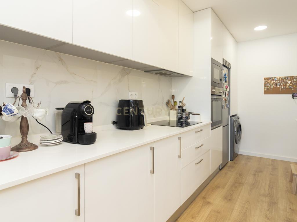 Apartamento T2 com quintal e estacionamento para morar ou investir! - Image 5