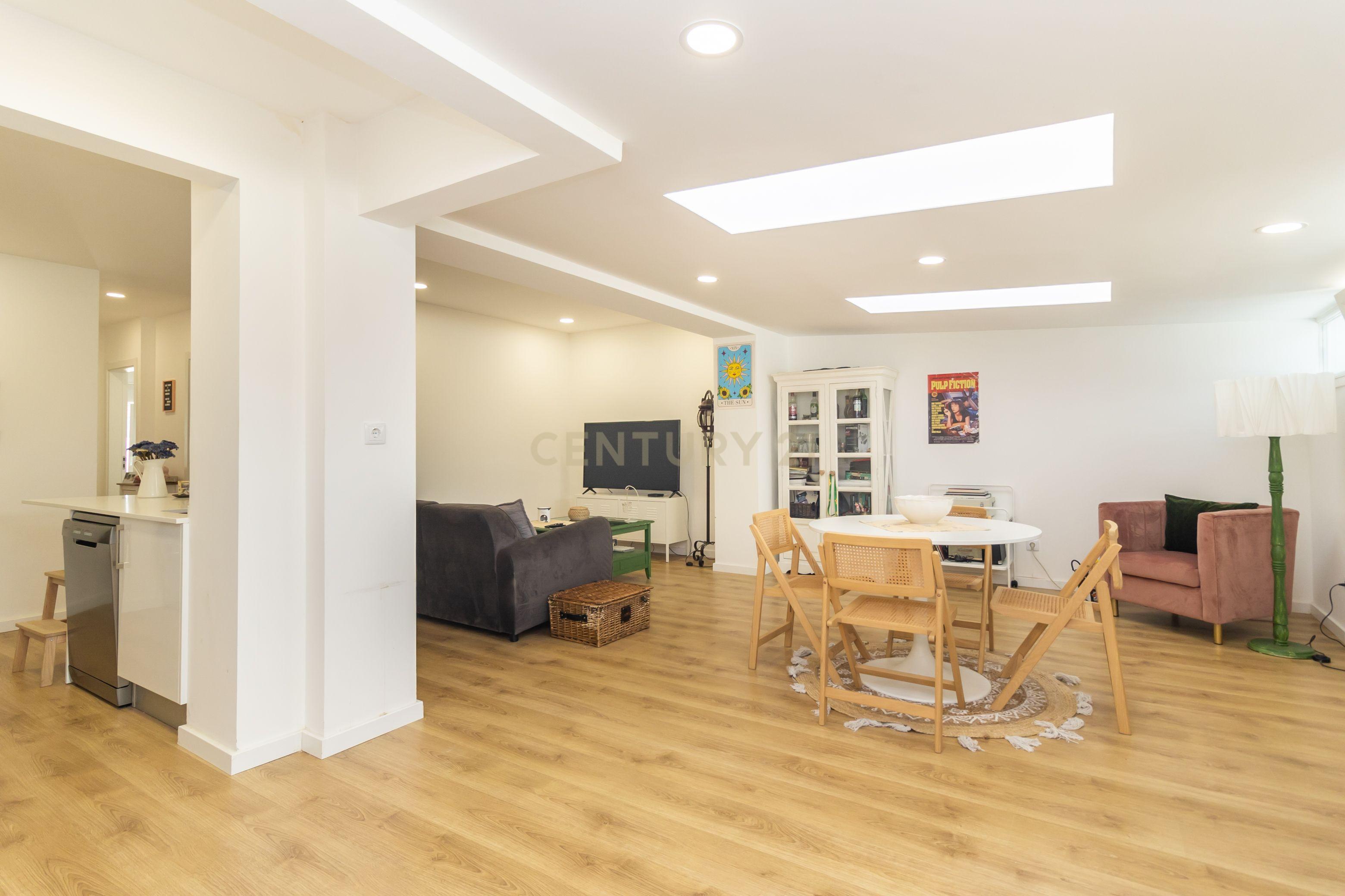 Apartamento T2 com quintal e estacionamento para morar ou investir! - Image 7