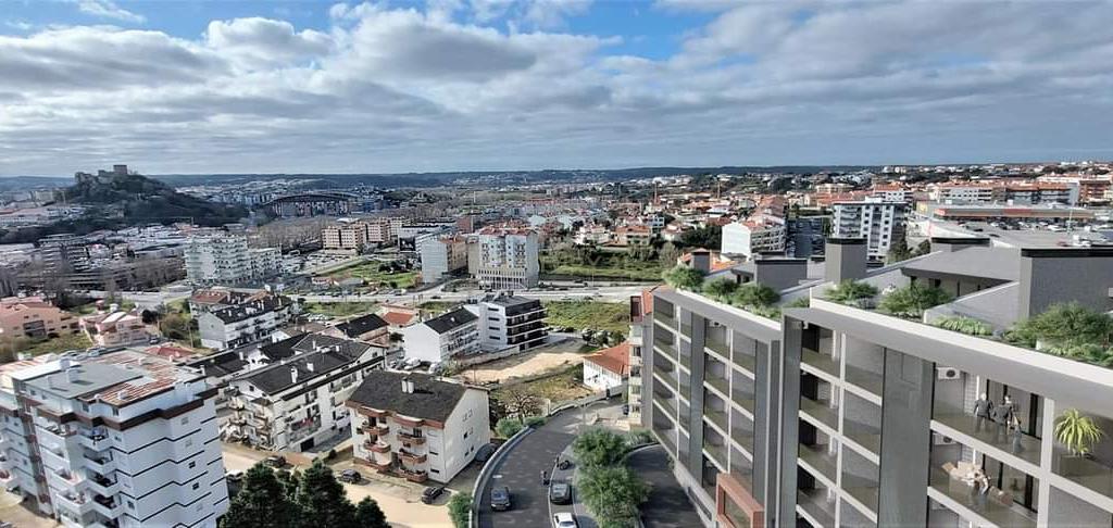 Apartamento T3 Duplex | Ultimo Piso | Novo | Próximo do Centro | Leiria - Image 4