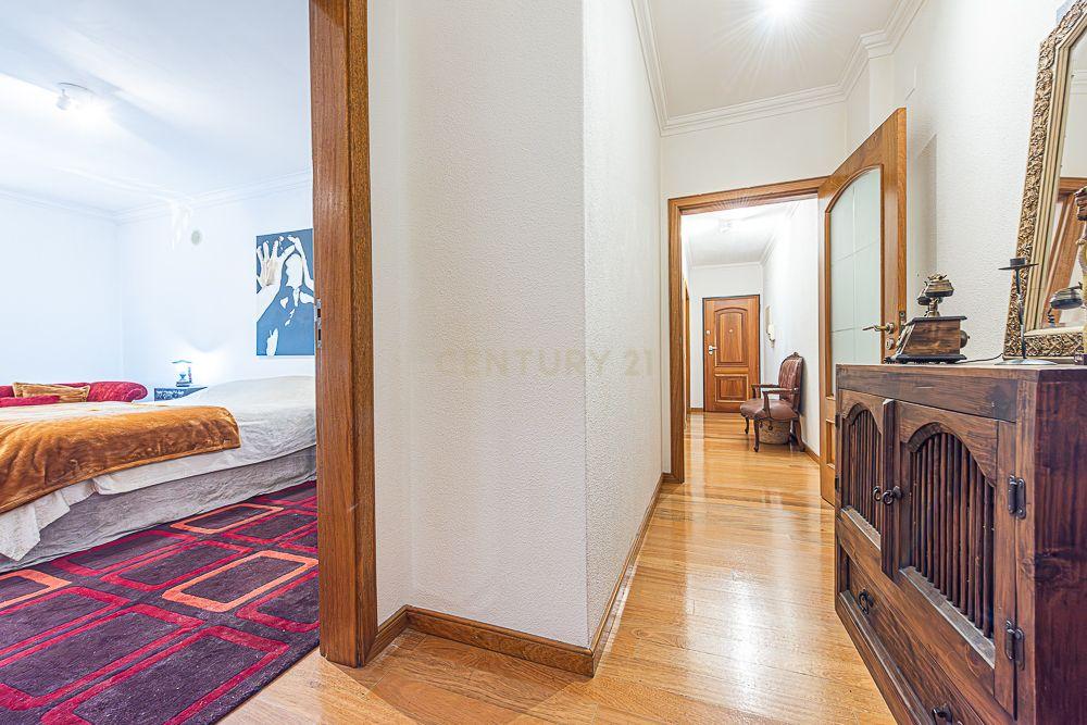 Fotografia 12 de T2 com Garagem no Centro de Setúbal | Conforto, Espaço e Localização Privilegiada