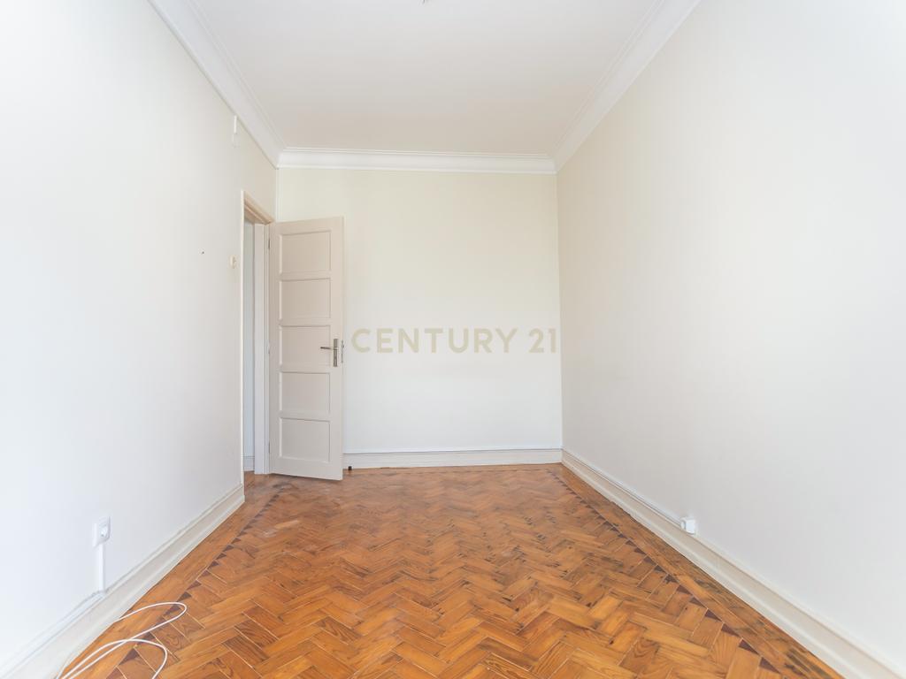 Apartamento T2 em Avenidas Novas, Lisboa  - Image 12