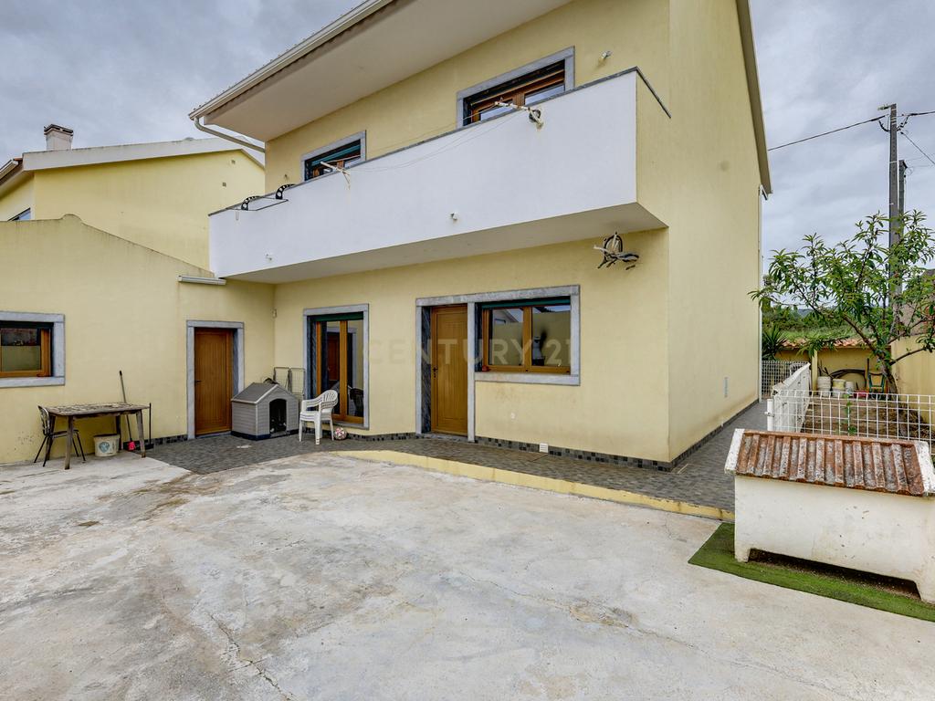 Moradia T4 Isolada Duplex com Box em Adroana, Alcabideche - Image 3