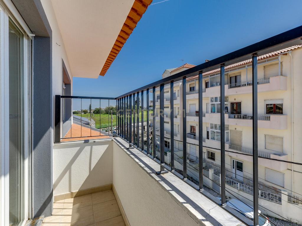 T2 RENOVADO NA SOBREDA - Image 4