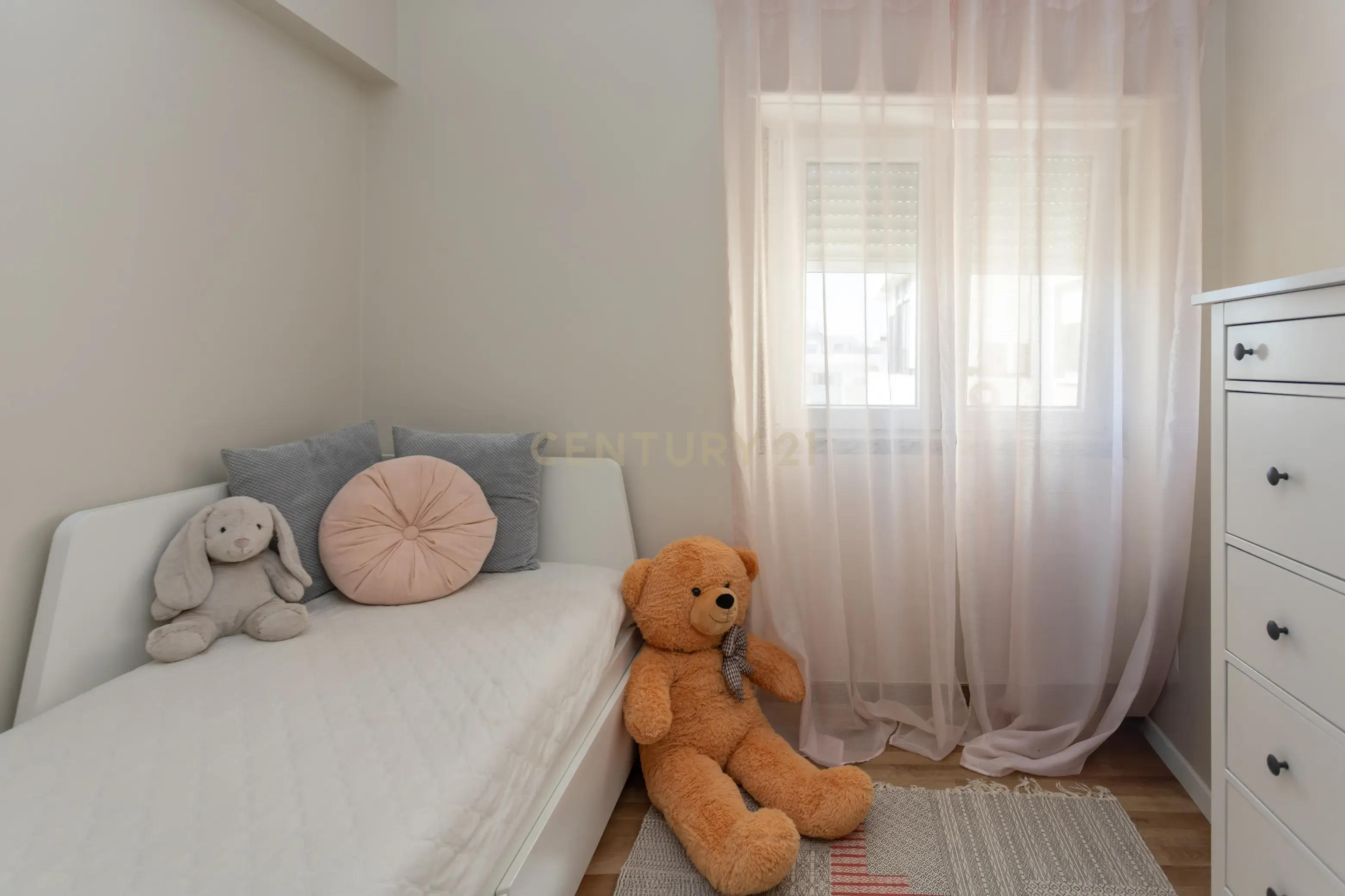 Fantástico T3 totalmente remodelado à venda em Corroios - Miratejo - Image 22